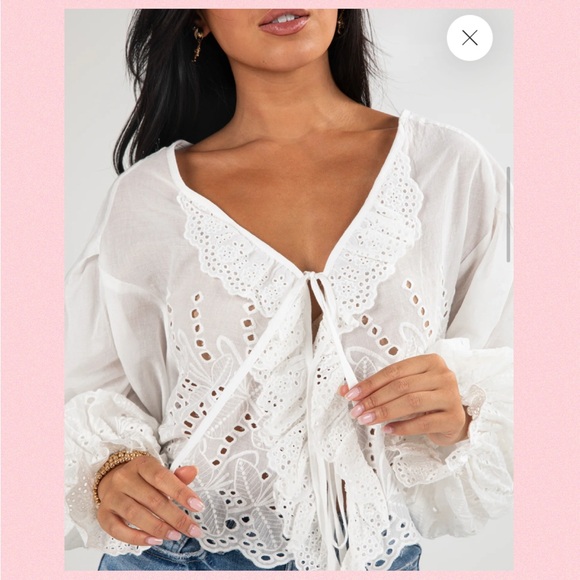Millibon Tops - 💖Elegant White Eyelet Tie Blouse💖